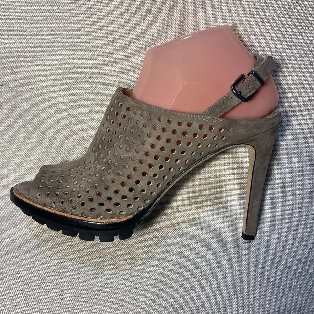 VIA SPIGA Tasa Perforated Lug Sole Slingback Heels Sandals Size 8,5M